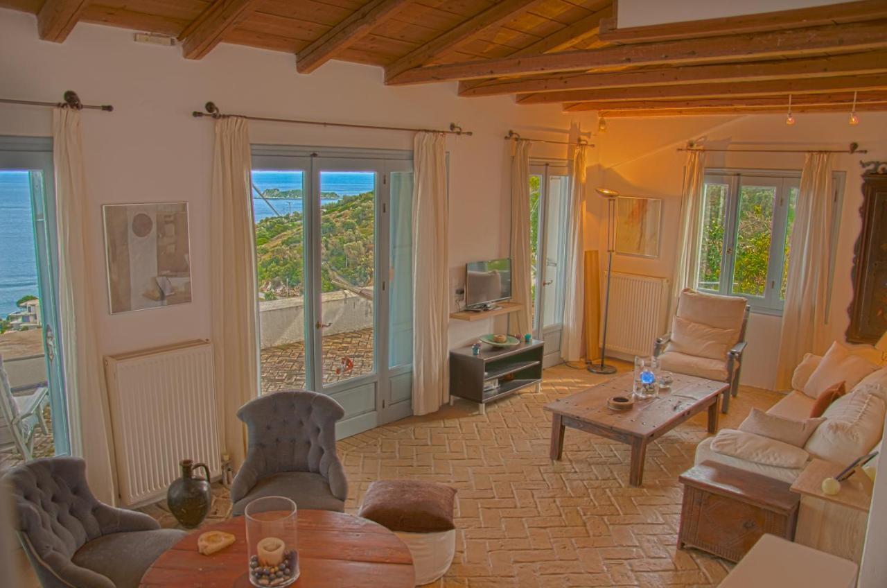 Von Sophia / The House * Agioi Apostoloi (Evia)